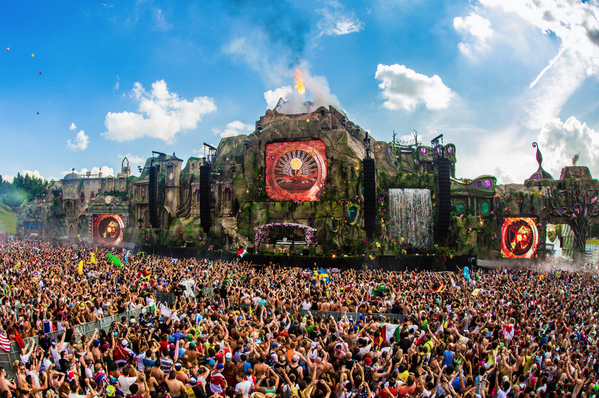 CauseWeTravel's tweet photo. RT if you want to go to Tomorrowland! http://t.co/Ts9w6OZOJN