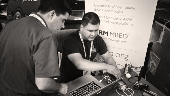 multitechdotnet's tweet photo. #SocketModem Shield + @freescale + @arm #mbed makes #iot a faster reality for this hacker @attdeveloper #ATTHack http://t.co/BRZqT2ftdX