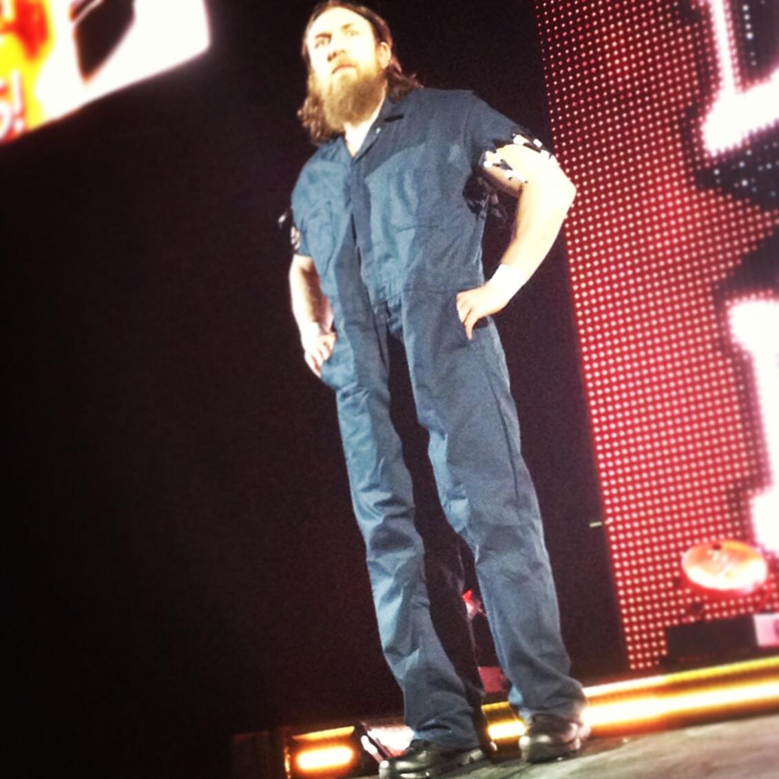 BdMMsgrIAAAbKBP.jpg:large