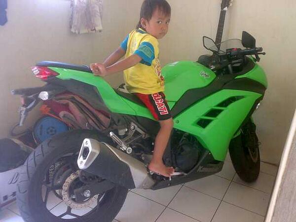 fariednaga9's tweet photo. Anakku http://t.co/nOaFoQ7YZg