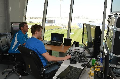 icondigimag's tweet photo. New Post: Top cricket umpire Taufel hails new 'accurate' review system http://t.co/FP6odiskSz http://t.co/72dhwB8pWs