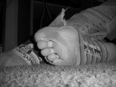 Gonzalez26Smith's tweet photo. feet #arches #sweaty #feet #dirtyfeet #lickitclean #dirty #toes #mistress #socks http://t.co/O9206WaazU http://t.co/XN9rkeZQk2