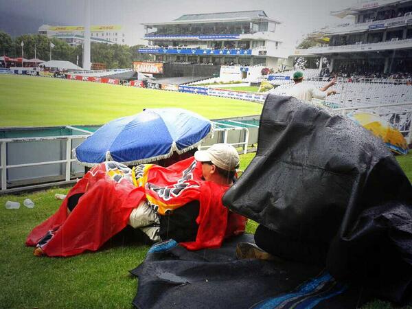 dbfrea's tweet photo. @RAM_Cricket braving the rain #RAMSLAM http://t.co/x9oc8Wxp8z