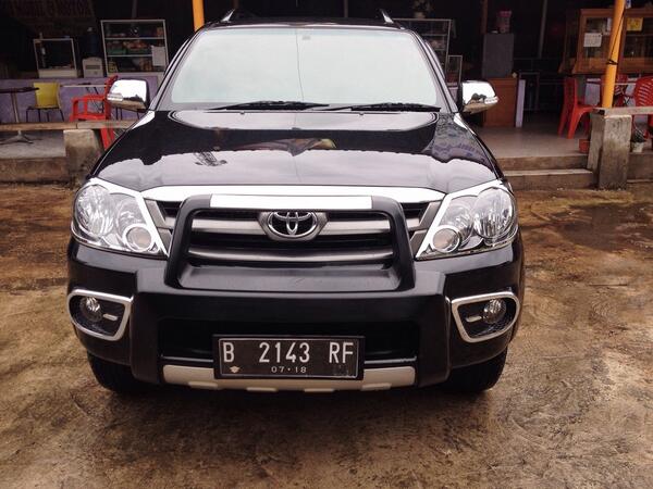 windhipranata's tweet photo. For sale toyota fortuner G diesel 2008 hitam,banyak accesories,pemakaian sendiri minat pm http://t.co/AkW33N7Qge