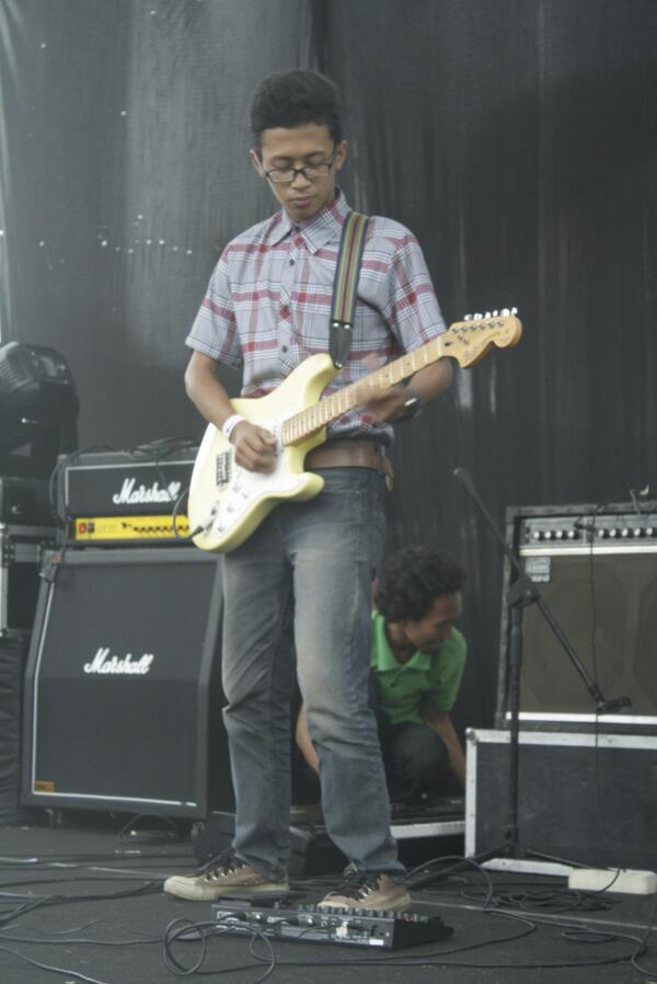 gitaris homeband sipil ub - @GarindraGuzt