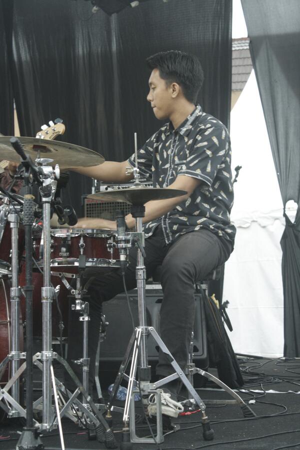 posisi tukang gebuk galon ada - <a href="/juupsss/">Muhammad Jupri</a> :D