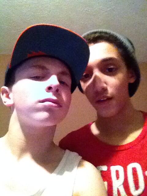 caps121's tweet photo. Hanging with my friend jake http://t.co/OHmAaYNQPE