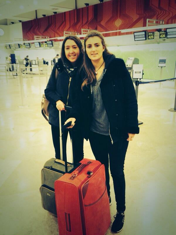 isabelaparicioh's tweet photo. Bon voyage!!! Prontito me tienes alli @mariaapariciohl ✈️🇫🇷 http://t.co/lKvV6ziZx7
