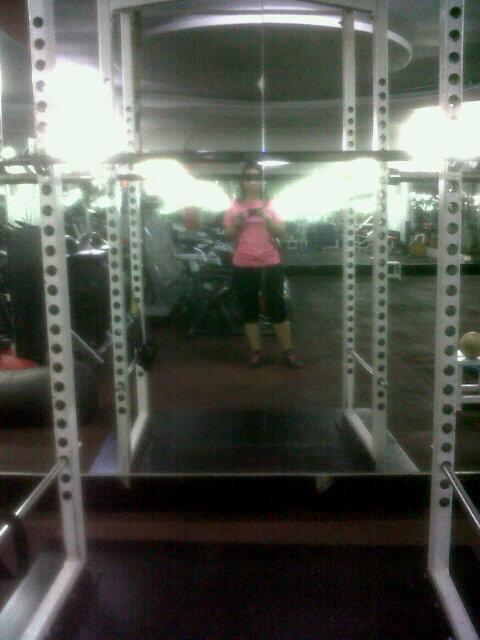 nixxixoxo's tweet image. That epic squat rack that I just gotta start lovin'... :| #workout #fitEveryday #GottaLoveIt