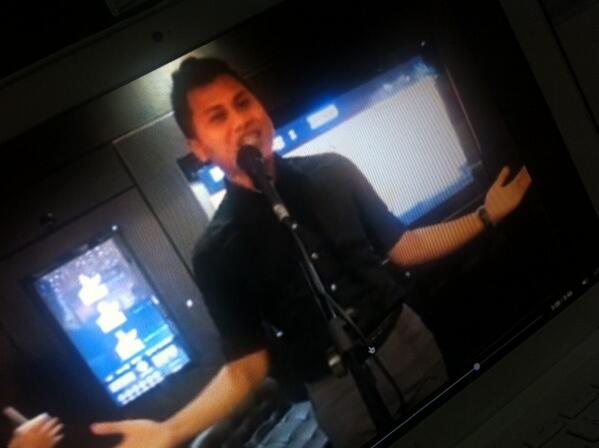 fatinayuni's tweet photo. Kak! Jom la kita kahwin @Deborashid http://t.co/PSkclrIeBC