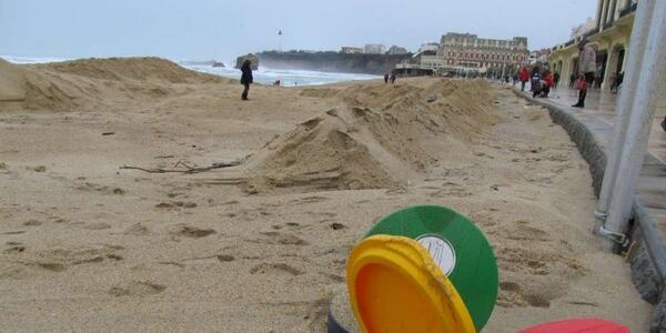 sudouest's tweet photo. En images : des dégâts après la tempête à #Biarritz - via @bonnevilleM http://t.co/TUJljkjQ6l / http://t.co/SxVjWpcmTc