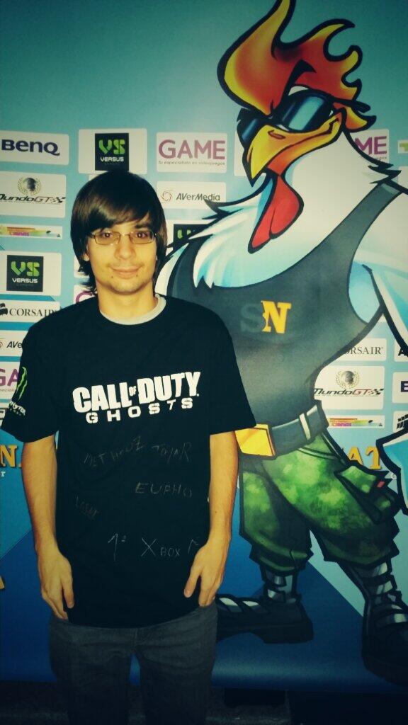 SocialNAT1's tweet photo. Hacer RT a este Tweet para ganar una camiseta firmada por los jugadores campeones de la #SocialWinterLAN http://t.co/U2xukKaB5U