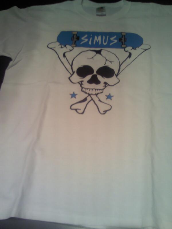 SIMUSCLOTHES tweet picture