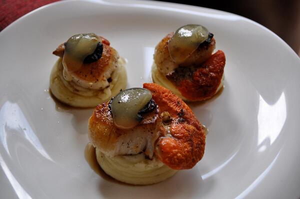 Brand_Sark's tweet photo. #SarkScallops Uniquely hand-dived from crystal clear clean waters around @Sark_Island + #Sark apples + #blackpudding http://t.co/5Z7uJGgv4f