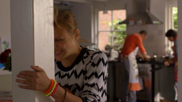 Zit jij voor de TV? #Love4ever gaat over 10 minuten beginnen op Zapp! Praat mee op love4ever.avro.nl