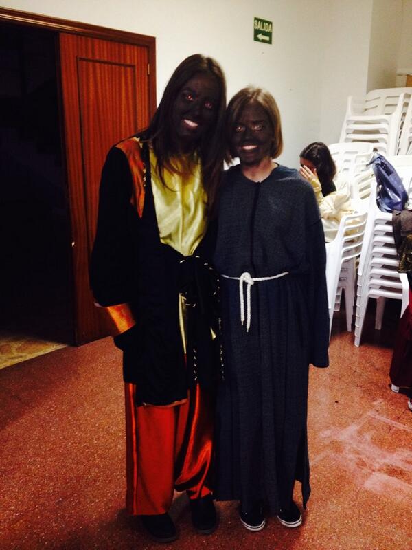 2014_festers's tweet photo. Preprat els pajes negrets dels reis d'orient! 👳👑✨ http://t.co/3yIYS6G0D9