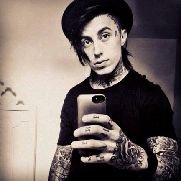 CupcakeDark's tweet photo. He makes me Happy :,3 http://t.co/U4tQU3BL2v