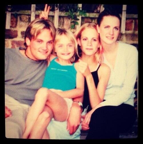 Doradelevingne's tweet image. Old photographs.