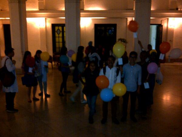 unsurmahasiswa's tweet image. atau ini untuk teman teman salemba? #MomentToRemember