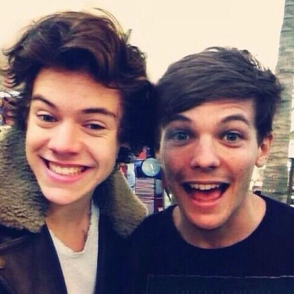 LarryZiamQuotes's tweet photo. "Hey Lou, tu te rappelles de ce jour là?" "C'est le jour où tu m'as demandé en mariage, comment oublier" http://t.co/bGe1xnu4FB