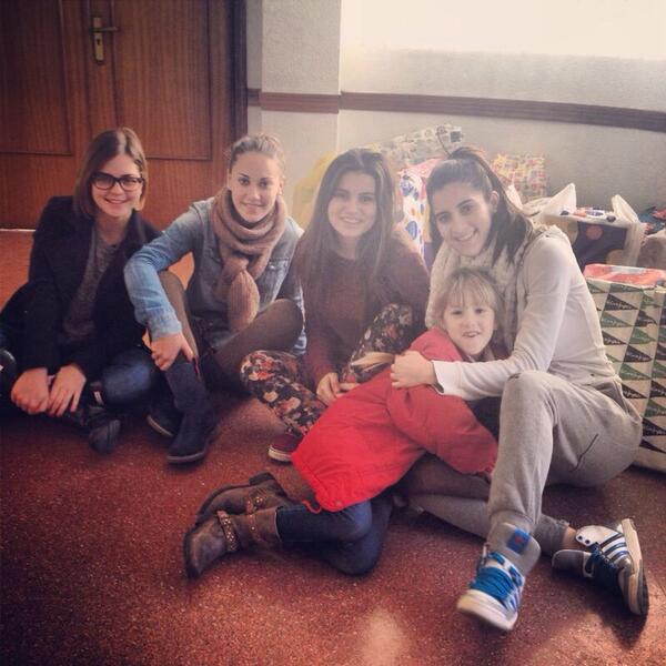 2014_festers's tweet photo. Acabant de recollir els regalets per al dia dels reis mags!✨👑✨ http://t.co/xjZ0aJhABu