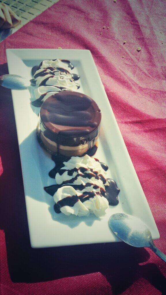 elitagarba's tweet photo. Tres chocolate para dos..mmmmmmm segun @Francis_ac http://t.co/GjyiqfQcUd