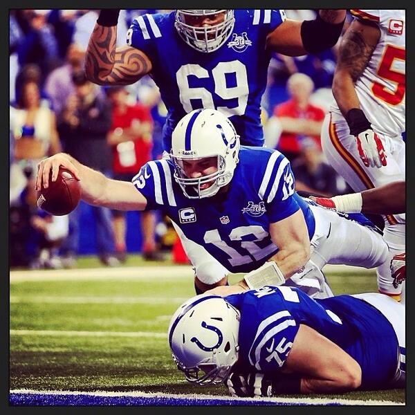 SportsCenter's tweet photo. Go ahead, @Colts fans. Feel free to change your avatar to this picture. The Comeback Kid strikes again. http://t.co/6aE0NXfXrv