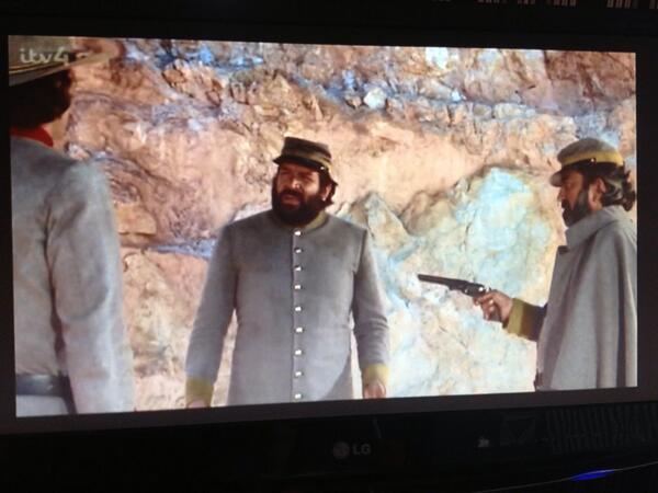 Lordie__'s tweet image. @VenaeCarter The guy tried to skank the boss but it went wrong cos they clocked his dice kept rolling 6's #MegaPeak