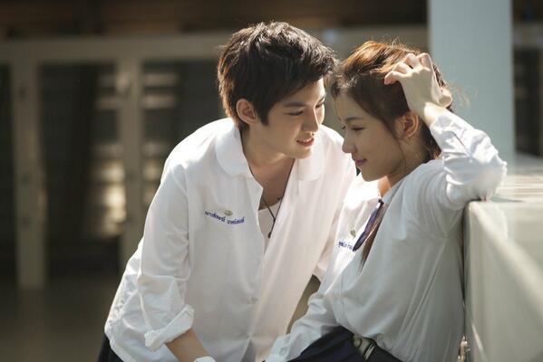 WeLoveSF's tweet photo. “คอนแวนต์" ทุกโรงเรียนมีเรื่องเล่า อีกหนึ่งตอนในตี3 คืน3 ที่สะท้อนเรื่องสยองขวัญในโรงเรียนหญิงล้วน
16 ม.ค.นื้ http://t.co/9nYPct0y48