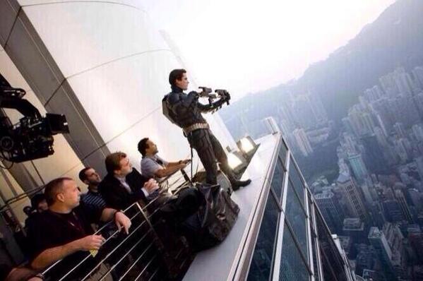 SecretsOfTV's tweet photo. Christian Bale filming the Dark Night http://t.co/CenB35c9Yh