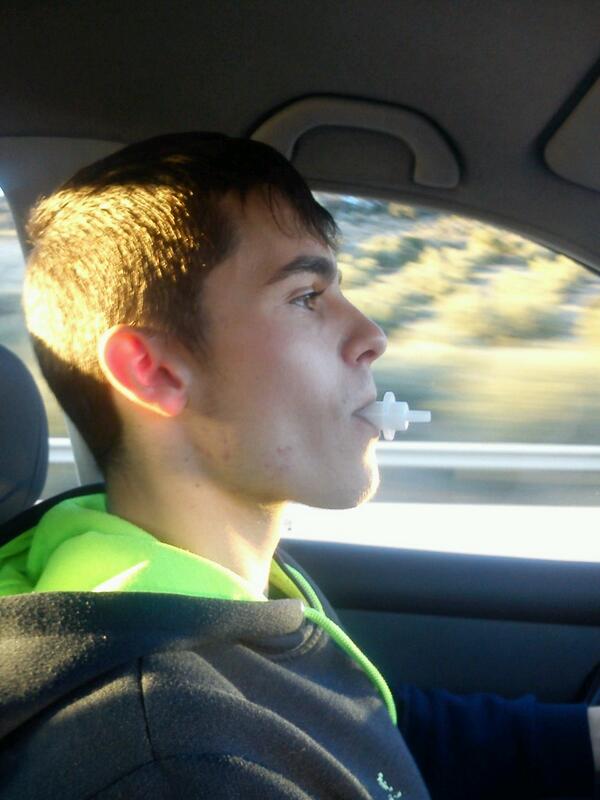jose__puli's tweet photo. Control de alcoholemia a las 6 de la tarde pff jajajajaja @Cristianlopera9 @RubenMiwe http://t.co/OXfwYyJAwo