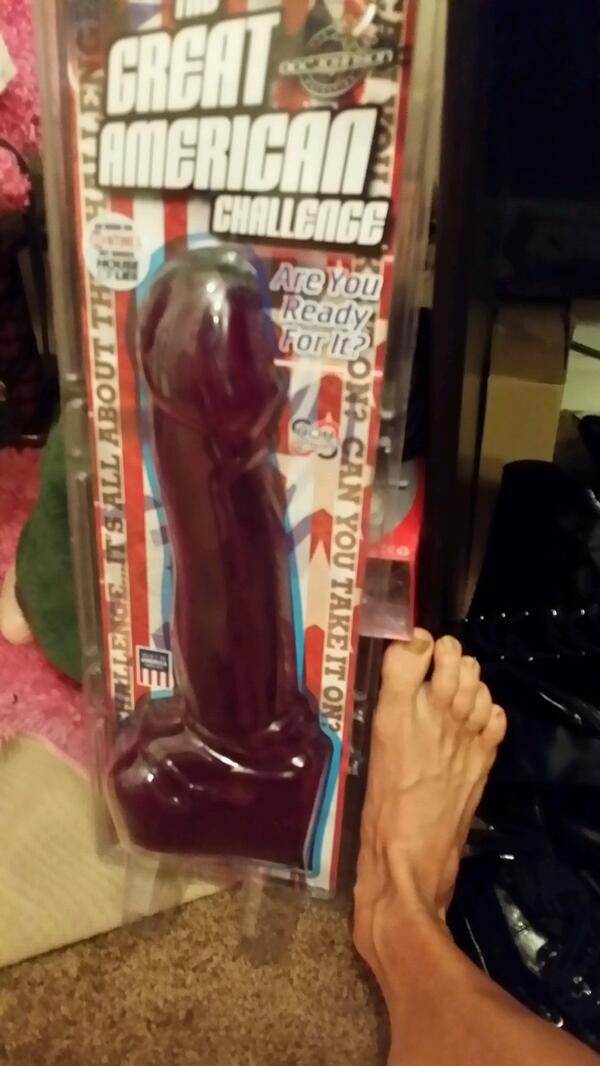 sitz vibrator BBPatsel it's a fucking huge dildo. It's like twice the size of my foot