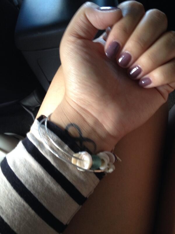 kuualohax's tweet image. Lub my purple nailsss #irrelevantpost