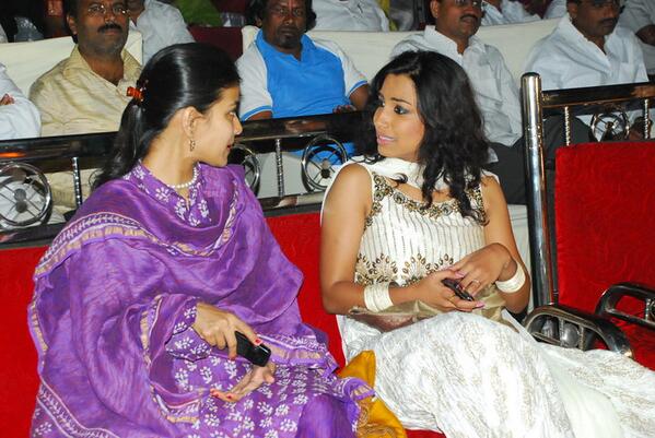 redkarfans's tweet photo. [Unseen] @KrantiRedkar at a function back in 2010 : http://t.co/COhF0lIoqm