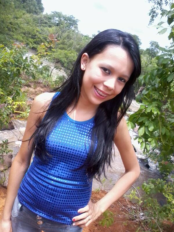 CinaraRv's tweet photo. Meiga&amp;abusada *-* http://t.co/RzdyH8xhrt