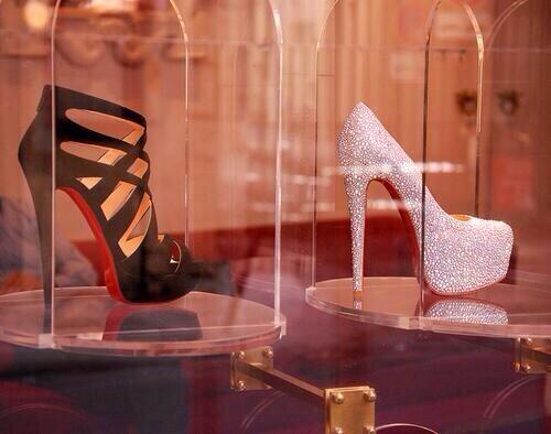 #Want #Need RT @/TopOutfits: Red Bottom Heels 😍🙌👠