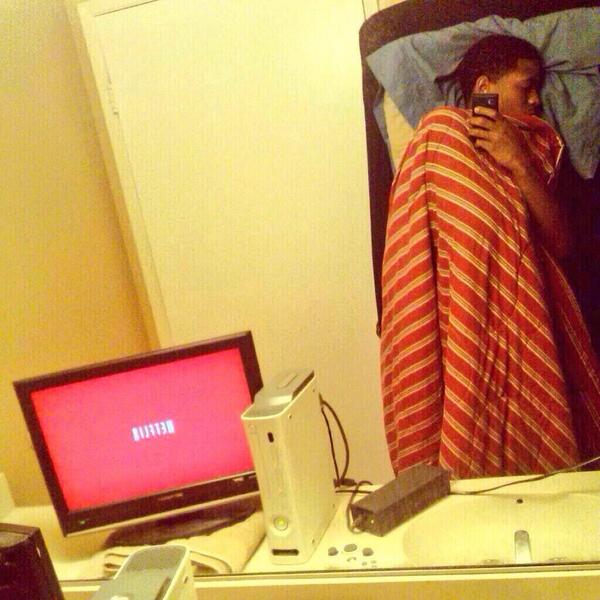 selfies101_'s tweet photo. Selfie game lazy http://t.co/86jQsbIymf