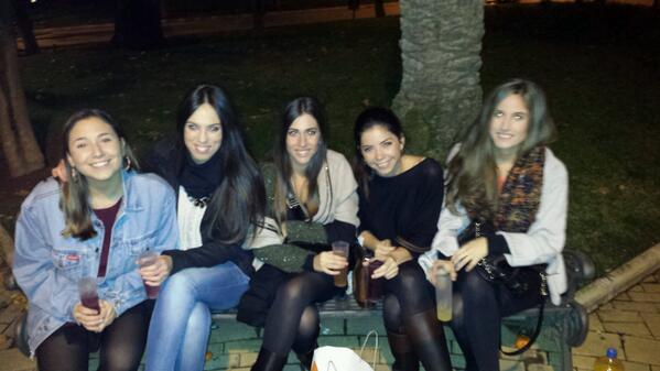 ep_lep's tweet photo. "@lidiamorales_: Las costumbres del 5 nunca se pierden http://t.co/gj22LN9Tka" depresión :(:( no os vayáisssss OS QUIEROOO