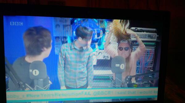 jessbxrnes's tweet image. @zozeebo #newyearsresolutionfail #Zoeontheradio