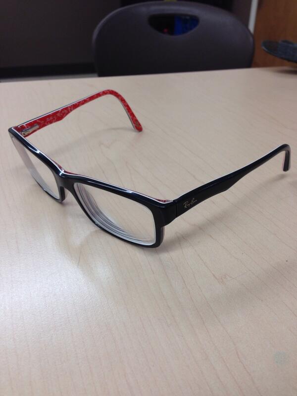 LawGames2014's tweet photo. Avez vous perdu vos lunettes aujourd'hui au dodgeball? Did you lose your glasses today at Dodgeball? http://t.co/99dlFJE8ix