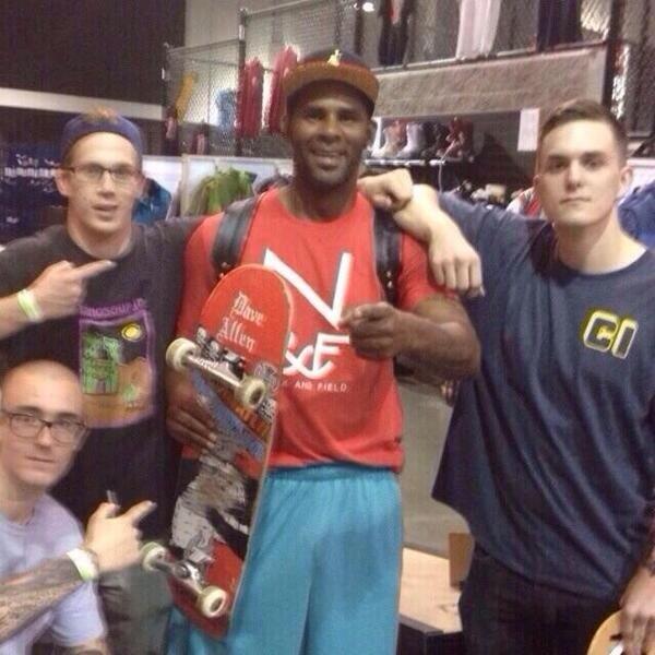 BdPmJa8IUAA0rzX.jpg:large