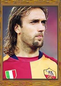 kapan roma punya bomber yg aus goolll kaya batigol lagi y,,,