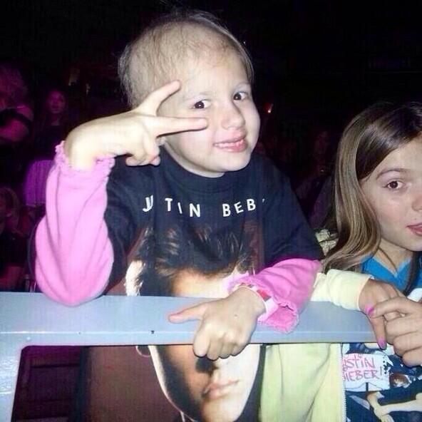 justinsbeLieb16's tweet photo. #JustinMeetMiley 
#JustinMeetMileySOON http://t.co/kfzt3AUAjp