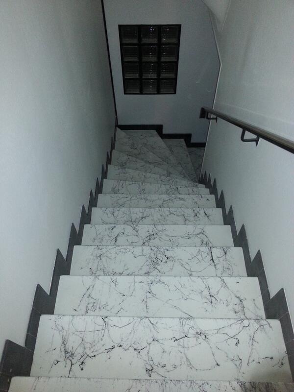 retisol's tweet image. Escalier avec la finition version marbre