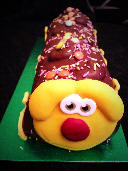 Definitely just got brought a chocolate caterpillar!! LEGEND. #getinmybelly 🐛 http://t.co/z8sKHeqiG9<a href="/tag/getinmybelly"class="tags"><span>#getinmybelly</span></a>