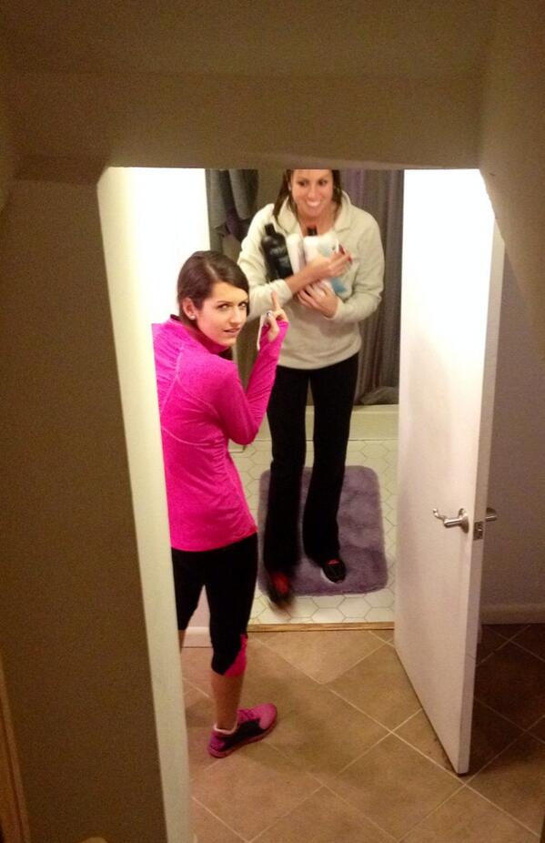 JayKuzia's tweet photo. Court has to switch bathrooms since Julia refuses to stop peeing all over their shower @julieeeeee14 @cdutton2 http://t.co/I7efP5Ap12