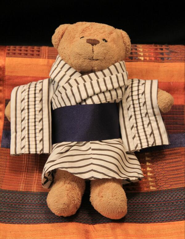 artisanbaker's tweet photo. Happy New Year 2 all my Followers. Off to Japan soon so have got a new outfit with a little help from @artisanbaker http://t.co/FYnvIPVQ6S