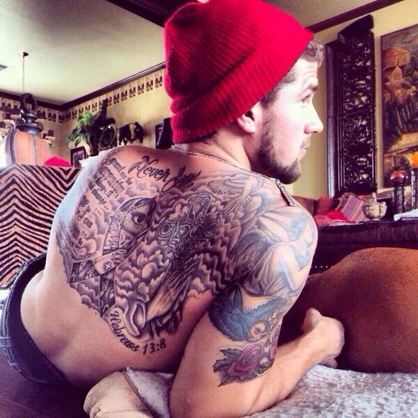 Tattooed_World's tweet photo. How about giving @codyjsimon15 some love for his beard and ink! @BeardsAndTats @beardandink @TattooSociety13 http://t.co/enXdPwYoz2