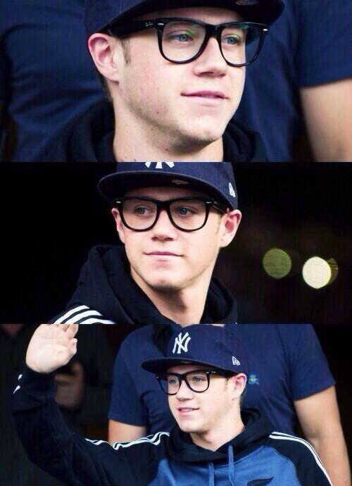 swagharrys's tweet photo. NIALL OMGSNFJRNSN http://t.co/IM9MOx0KTC