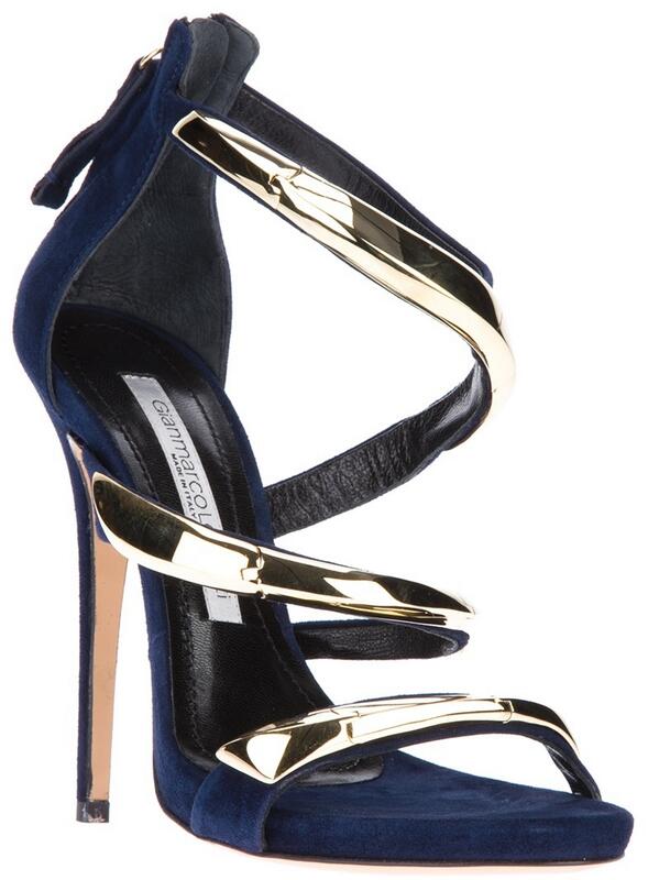 Lady_Zamar's tweet photo. LZ#208 Royal fabulous gold detail by #GianmarcoLorenzi blue sandals #footDiary bows and curtsying @GMLorenzi http://t.co/Tbc04SYqKz